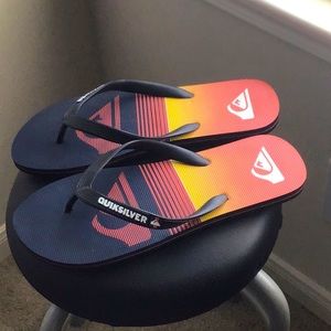Quicksilver flip flops NWOT